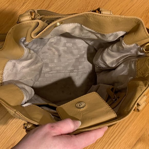 Michael Kors Tan Leather Gansevoort Tote Bag - Picture 7 of 15